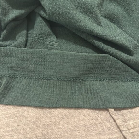 Lululemon Swiftly Tech Long Sleeve Shirt 2.0 Race Length in Medium Forest Size 8 - Picture 8 of 9